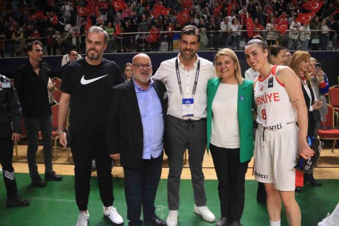 Fatma Kaplan Hürriyet’ten Hidayet Türkoğlu’na Çağrı