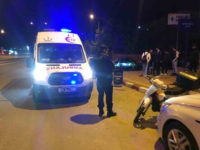 Bilecik’te Araç Kapısına Çarpan Motosiklet Sürücüsü Yaralandı