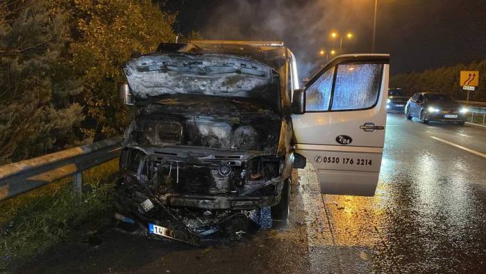 Seyir Halindeki Araç Alev Alev Yandı