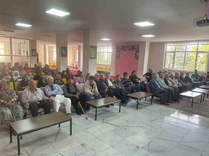 Niğde’de Bilsem Öğrencileri Huzurevini Ziyaret Etti