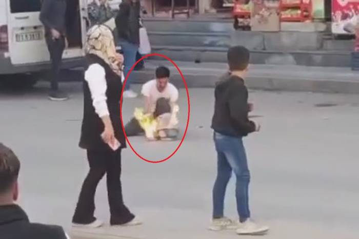 Önce Vatandaşı Uyardı, Sonra Yanan Tüpü Balkondan Attı