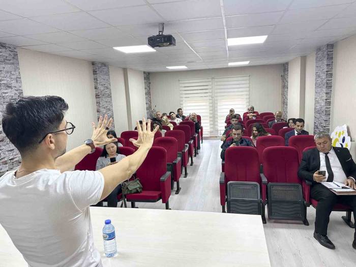 Kamu Personellerine Kritik An Fotoğrafçılık Eğitimi