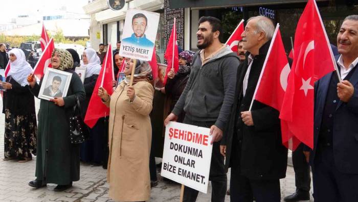 Evlat Nöbetindeki Saliha Mert: “Hdp’nin İsrail’den Farkı Yok”