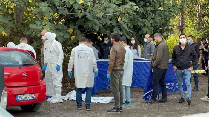 Ataşehir’de Hastane Otoparkında Araç İçinde Kadın Cesedi Bulundu