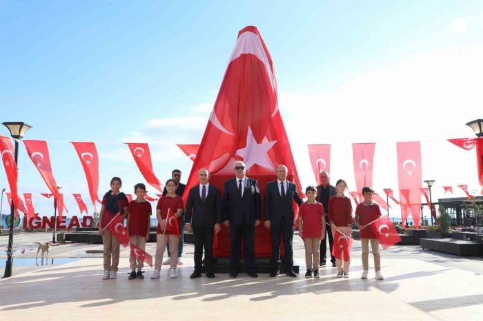 Atatürk’ü Anma Günü’nde 3 Atatürk Anıtı Törenle Açıldı