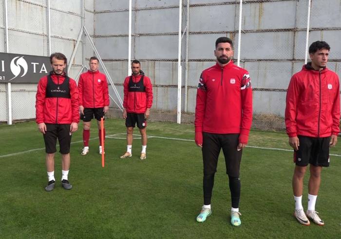 Sivasspor, Saat 09.05’te Saygı Duruşunda Bulundu