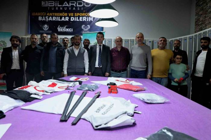Diyarbakır’da Sporculara Malzeme Desteği