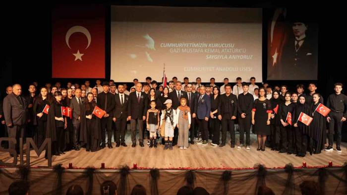 Başkan Özlü Öğrencileri Yalnız Bırakmadı