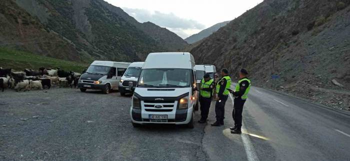 Hakkari’de Jandarma 704 Okul Servisi Aracı Denetledi