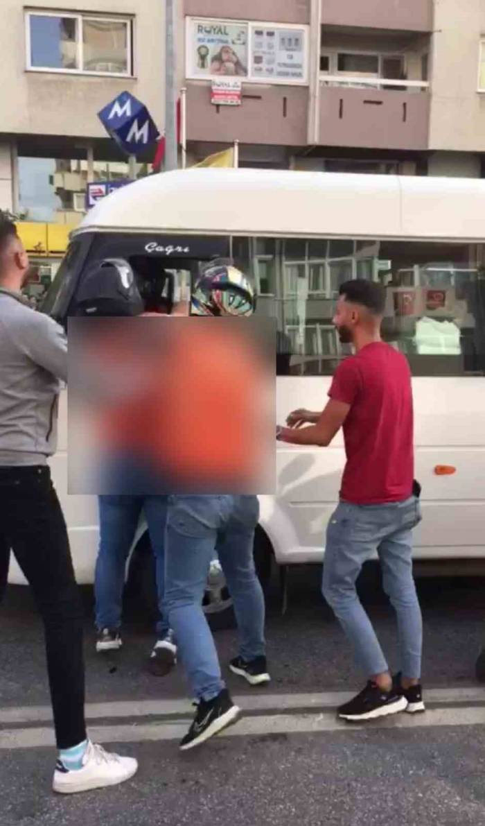 İzmir’de Üç Motokuryeden Yaşlı Adama Öldüresiye Dayak