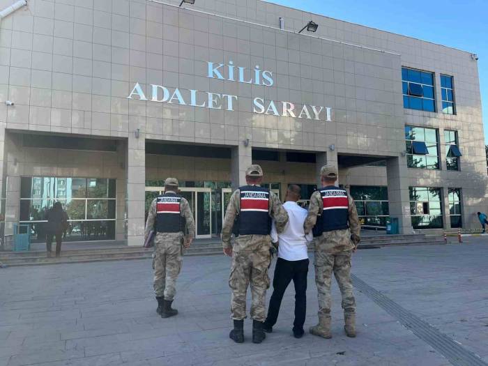 Sahte Kimlikle Dolaşan Suç Makinesini Parmak İzi Ele Verdi