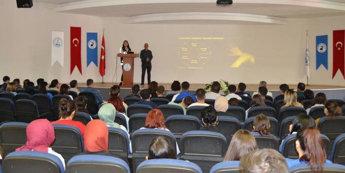 Üniversitelilere Madde Bağımlılığında Farkındalık Anlatıldı