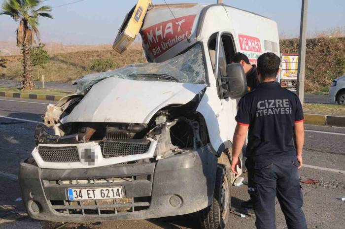 Şırnak’ta 1 Kişinin Öldüğü Tır Kazası Güvenlik Kamerasına Yansıdı