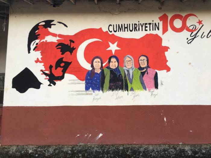 Okudukları Şiirle Köylerinin Simgesi Oldular, Atatürk’ü Anmayı Unutmadılar