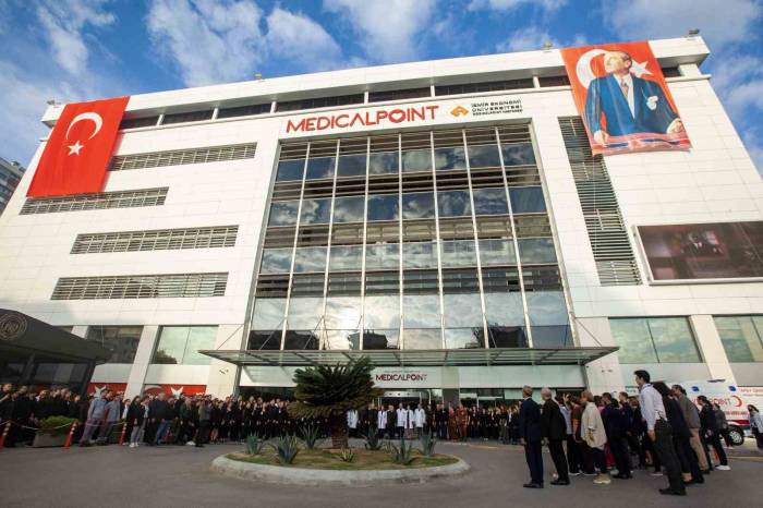 Medical Point Hastaneler Grubu Ata’sını Andı