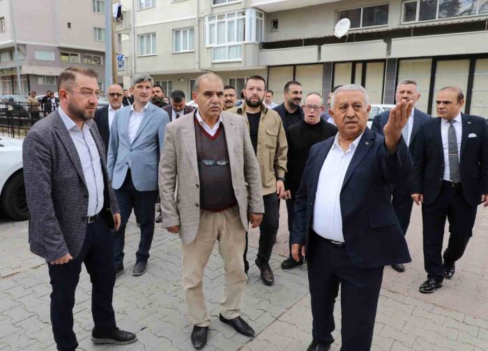 Başkan Zeybek: “Vatandaş Ve Muhtarlarla İletişim Hizmet Noktasında Çok Önemli”