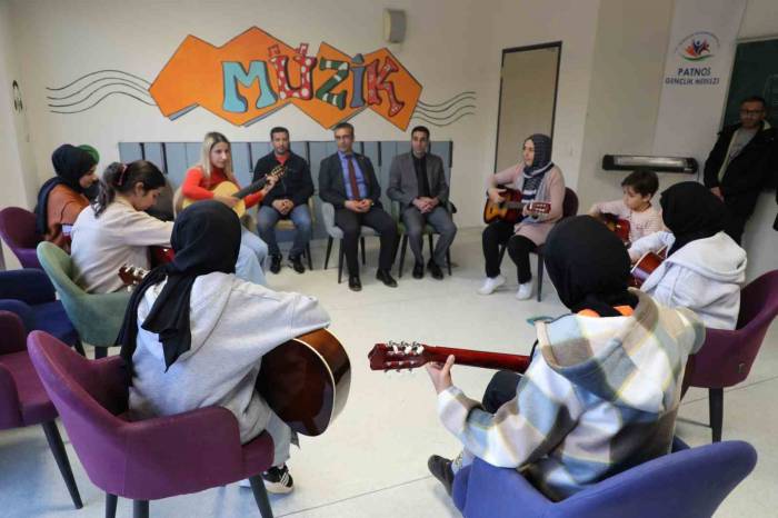 Ağrı Gençlik Ve Spor İl Müdürü Fedai Din, Patnos’ta İncelemelerde Bulundu