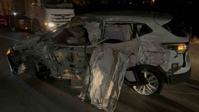 Hurdaya Dönen Otomobilden Hafif Yaralı Kurtuldu