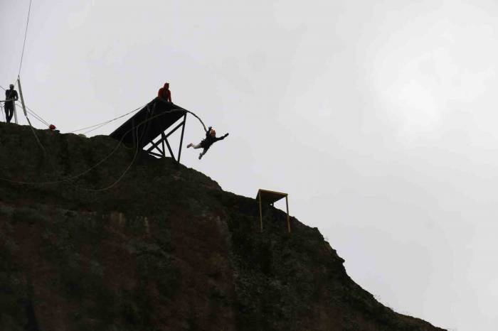 Ankara’da 70 Metreden Halatla Atlama Çılgınlığı