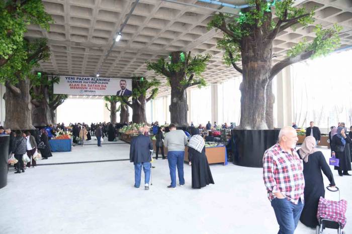 Pursaklar Mimar Sinan Kapalı Pazar Alanı Ve Ticaret Merkezi Açıldı