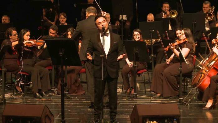 Cumhuriyetin 100. Yılında Atatürk Şarkılarla Anıldı