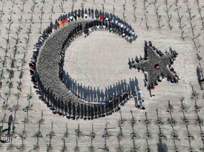 Mersin’de 2023 Metrekare Alana 16 Türk Devleti İçin 16 Ayrı Tür Fidan Dikildi