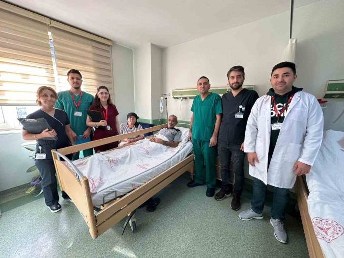 İdrarından Yoğun Kan Gelen Hasta "Damar Tıkama" Yöntemiyle Sağlığına Kavuştu