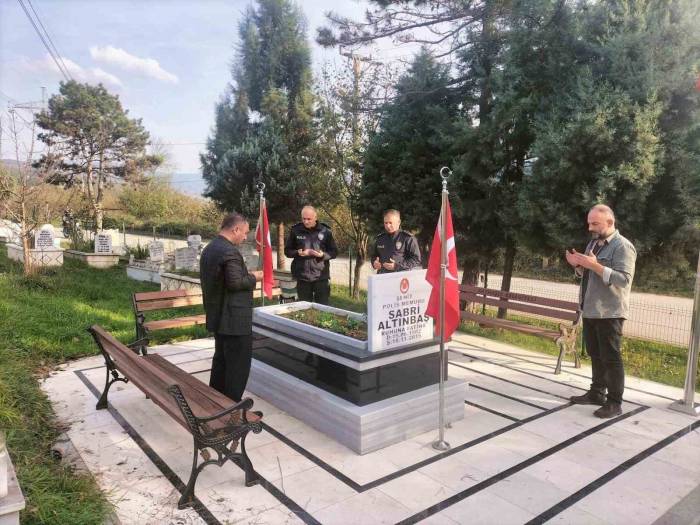 Şehit Polisi Meslektaşları Mezarı Başında Andı