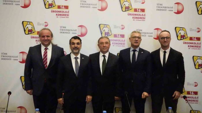 Kanser Hastaları İçin Olağanüstü Etkili Besin Ya Da İçecek Yok