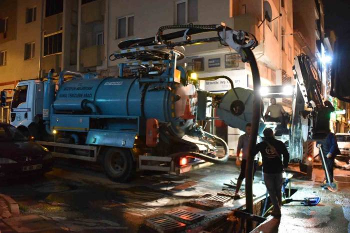 Bozüyük’te Yağmur Suyu Hatlarında Temizlik