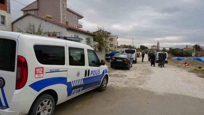 Burdur’da Düğünde Damat Kazayla Gelin Arabasının Şoförünü Vurdu
