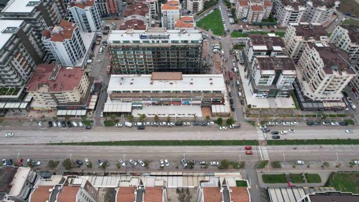 Yanan İş Merkezinin Bilançosu Günün İlk Işıklarıyla Ortaya Çıktı