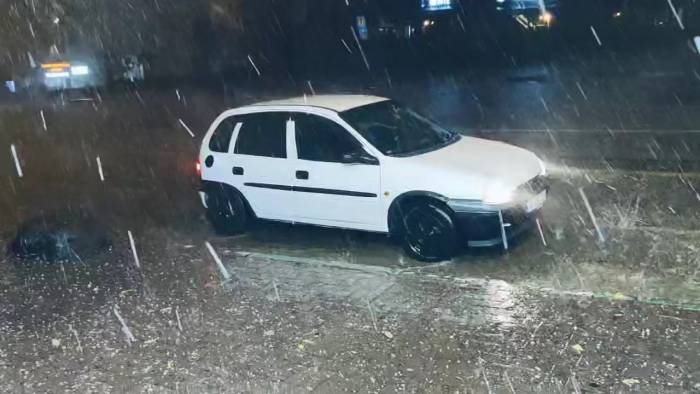 Bursa’da Sağanak Yağış Ve Dolu Böyle Görüntülendi