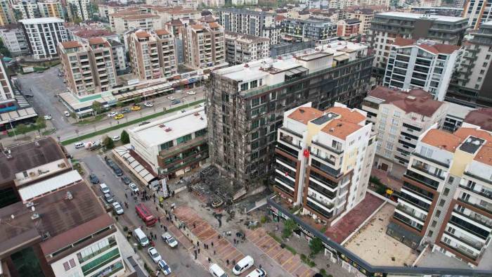 Ofisi Yanan Vatandaş: "Yangın Gündüz Olsaydı Felaketi Yaşardık"