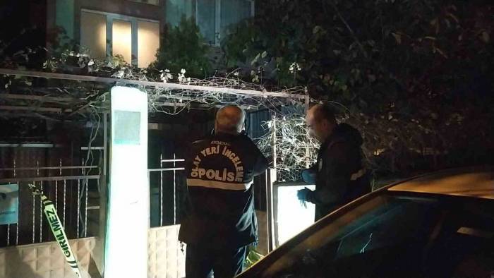 Çorum’da Bir Ev Pompalı Tüfek İle Kurşunlandı