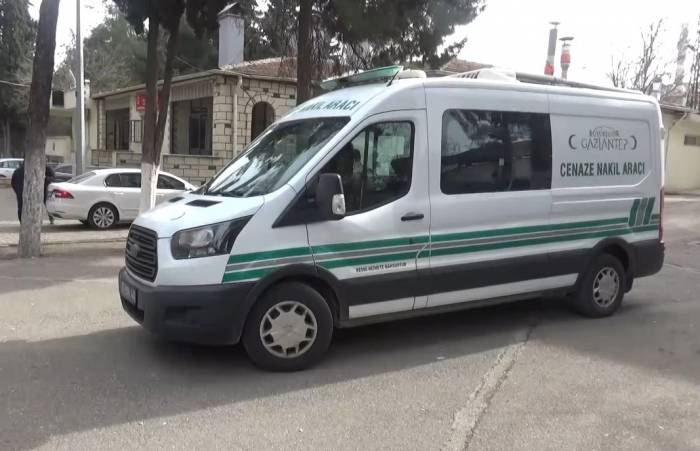 Park Halindeki Kamyona Arkadan Çarpan Motosikletli Genç Öldü