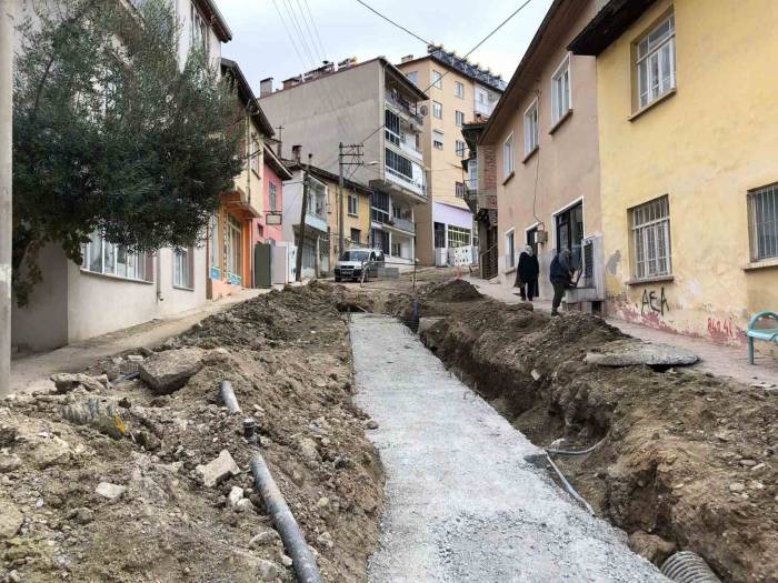 Demirci’nin Yağmur Suyu Hattı Çalışmaları Devam Ediyor