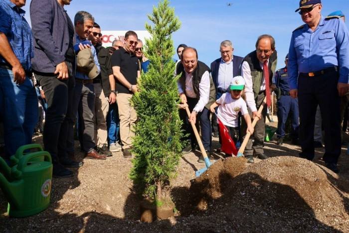 Mersin’de ’milli Ağaçlandırma Günü’nde Fidanlar Toprakla Buluştu