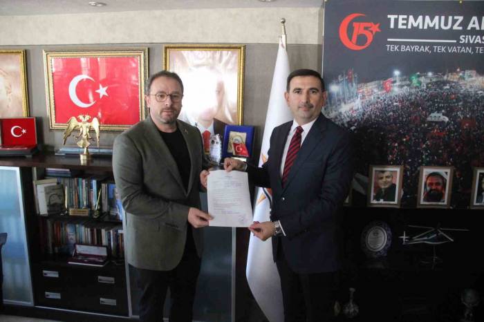 Sivas Belediye Başkanlığı İçin İlk Adaylığını Açıklayan Topgül Oldu