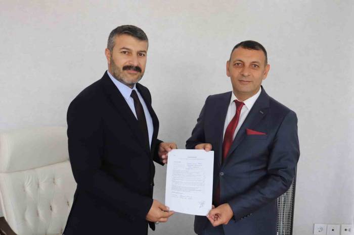 Ağrı’da Belediye Başkan Aday Adayı Başvuruları Devam Ediyor