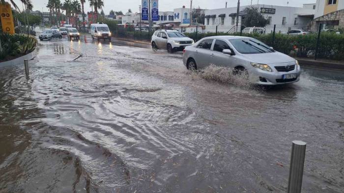 Bodrum’da Sağanak Yağış