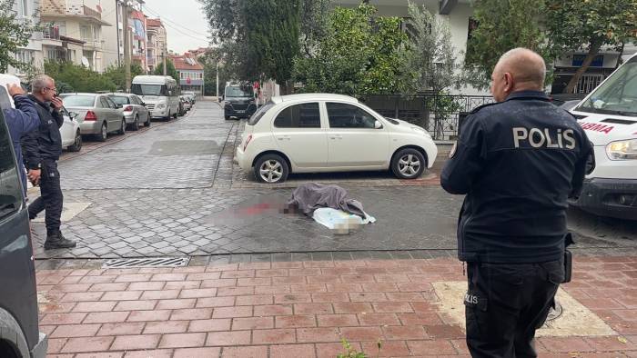 Sokak Ortasında Kanlı İnfaz: 2 Ölü, 1 Ağır Yaralı