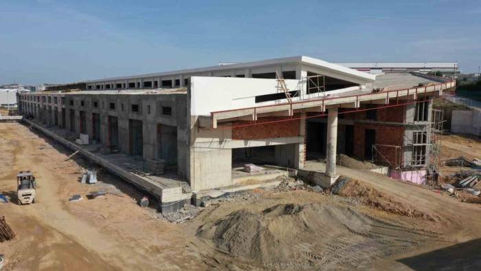 Yeni Hal Binası Şekilleniyor