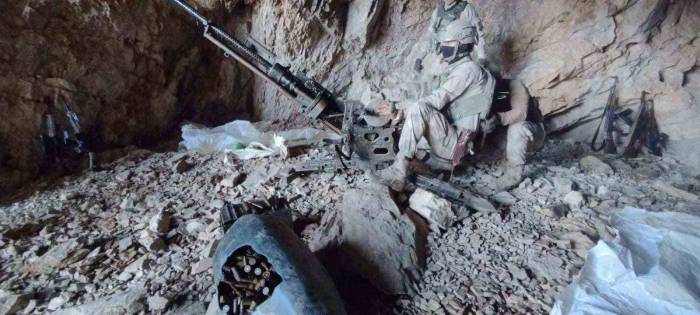 Hakkari’de Çok Sayıda Silah Ve Mühimmat Ele Geçirildi