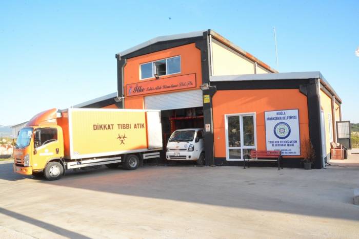 Muğla Büyükşehir Belediyesi, 7 Bin 900 Ton Tıbbi Atığı Evsel Atığa Dönüştürdü