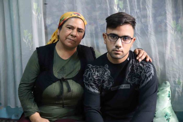 17 Yaşındaki Genç Tedavi Edilmezse Dünyası Kararacak