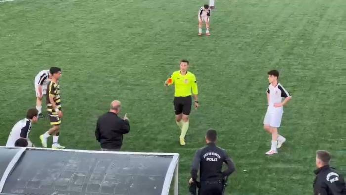 U-16 Ligi Müsabakasında Hakeme Tokat Atıldı