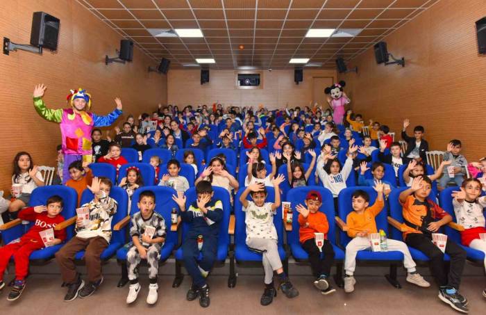 Altınordu’da Çocuklar Sinema Günlerinde Buluştu