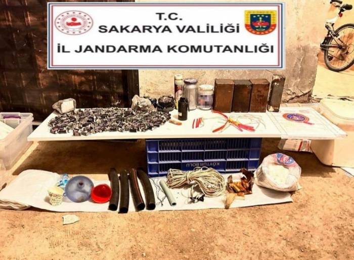 Evi Patlayıcı Madde İmalathanesine Çevirmişler