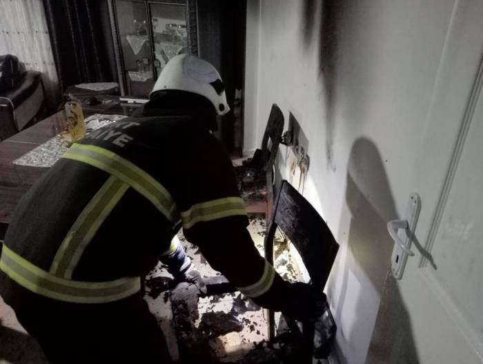 Siirt’te Bir Evde Çıkan Yangında Dumandan Etkilenen 4 Kişi Hastaneye Kaldırıldı
